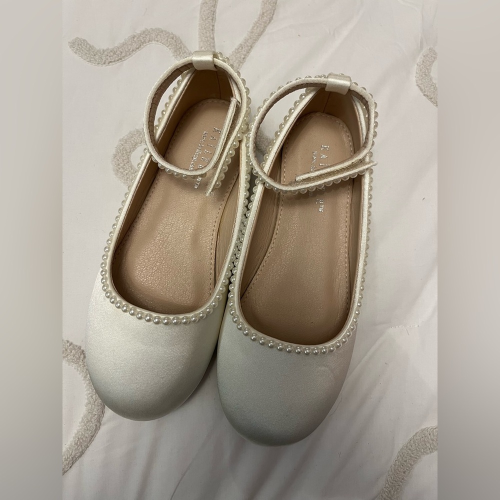 Beautiful girl shoes size 13 (NEW)